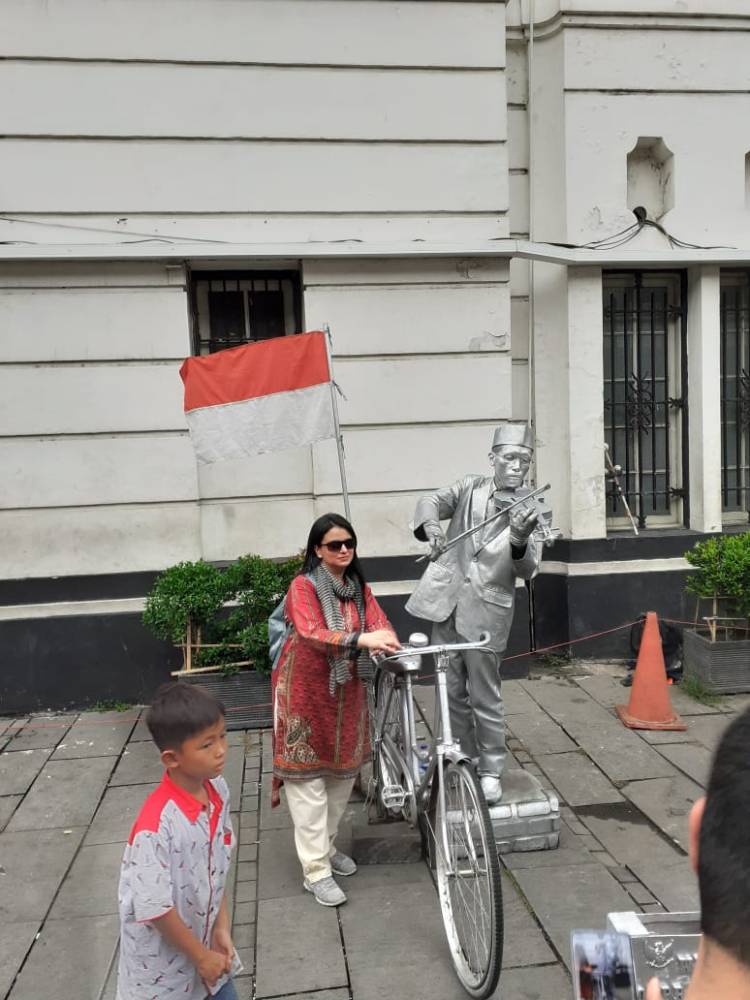 Jakarta-Old-Town-All-You-Need-to-Know-BEFORE-You-Go-Jakarta-Old-Town-Jakarta-Walking-Tour-Old-Town-Walking-Tour-The-best-things-to-see-in-Kota-Tua-Jakarta-Old-Town-Indonesia-Explore-Jakarta-Kota-Tua-jakarta-Car-rental-with-english-speaking-driver-jakarta-Private-Car-Rental-With-English-Speaking-Driver-jakarta-Driver-Rental-Car-with-Driver-to-Travel-jakarta-jakarta-Car-Rental-with-Driver-in-jakarta-Travel-safely-around-jakarta-in-a-private car-charter